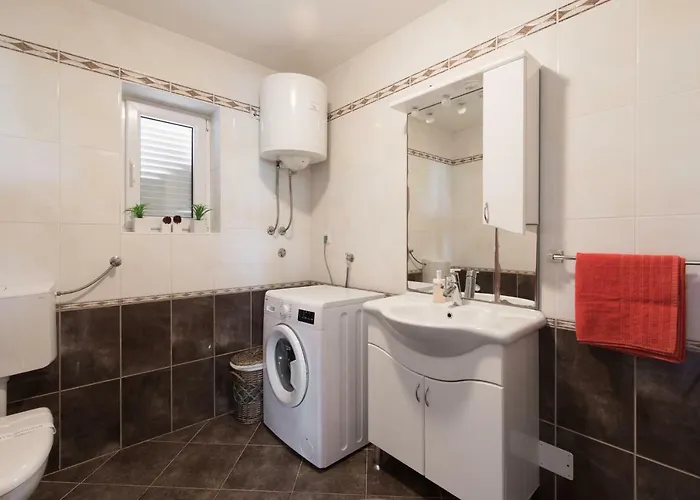 Apartament Josip Malin *