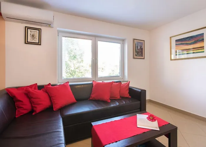 Josip Malin Апартаменты Малинска