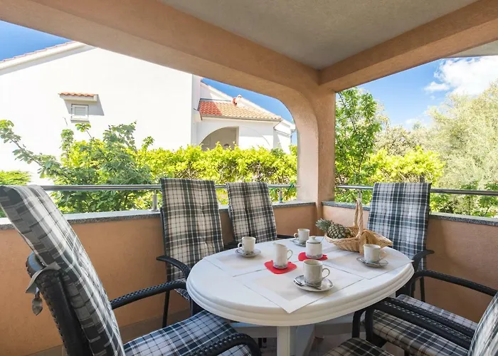 Josip Malin Апартаменты Малинска